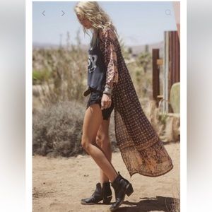 Rare Vintage Desert Rose Kimono  OS